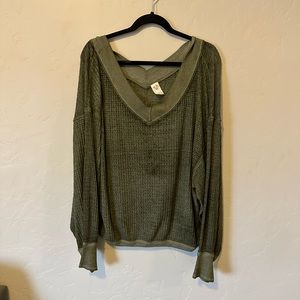 Free People oversized south side V Neck shirt. Size L. Green